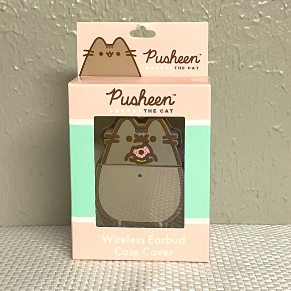 Sanrio Other - Sanrio Pusheen Air pod case
